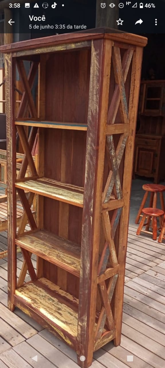 Prateleiras de Madeira