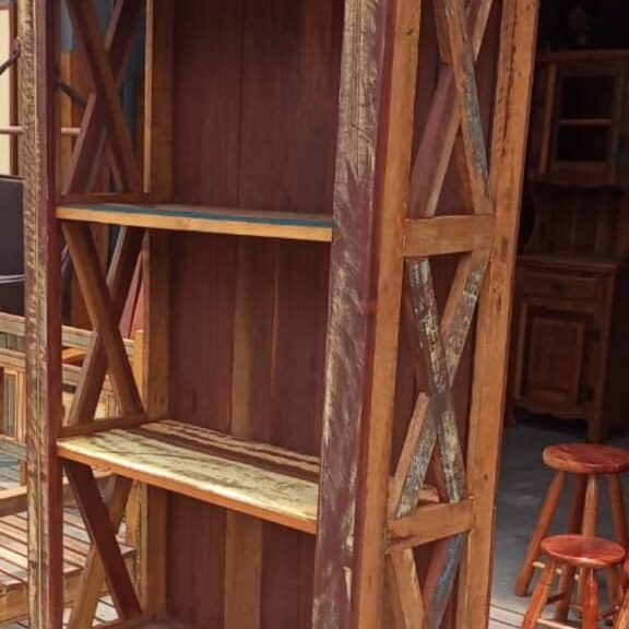 Prateleiras de Madeira