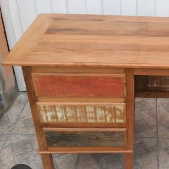 Escrivaninha de Madeira